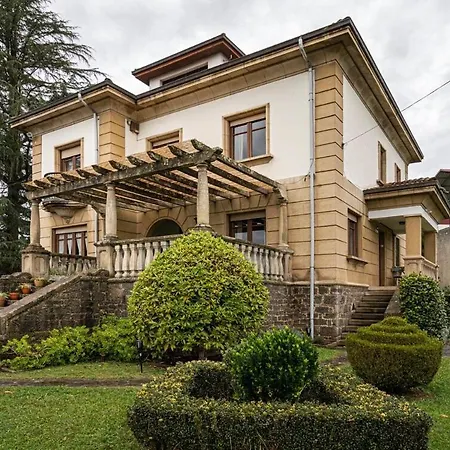 Chalet La Casona Del Fronton