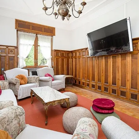 La Casona Del Fronton